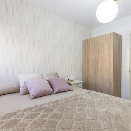 Neptuno Deluxe Apartment Гранада Екстериор снимка