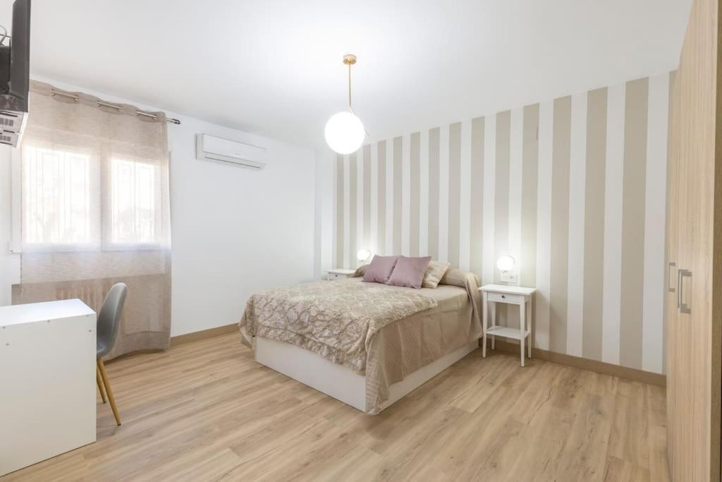 Neptuno Deluxe Apartment Гранада Екстериор снимка