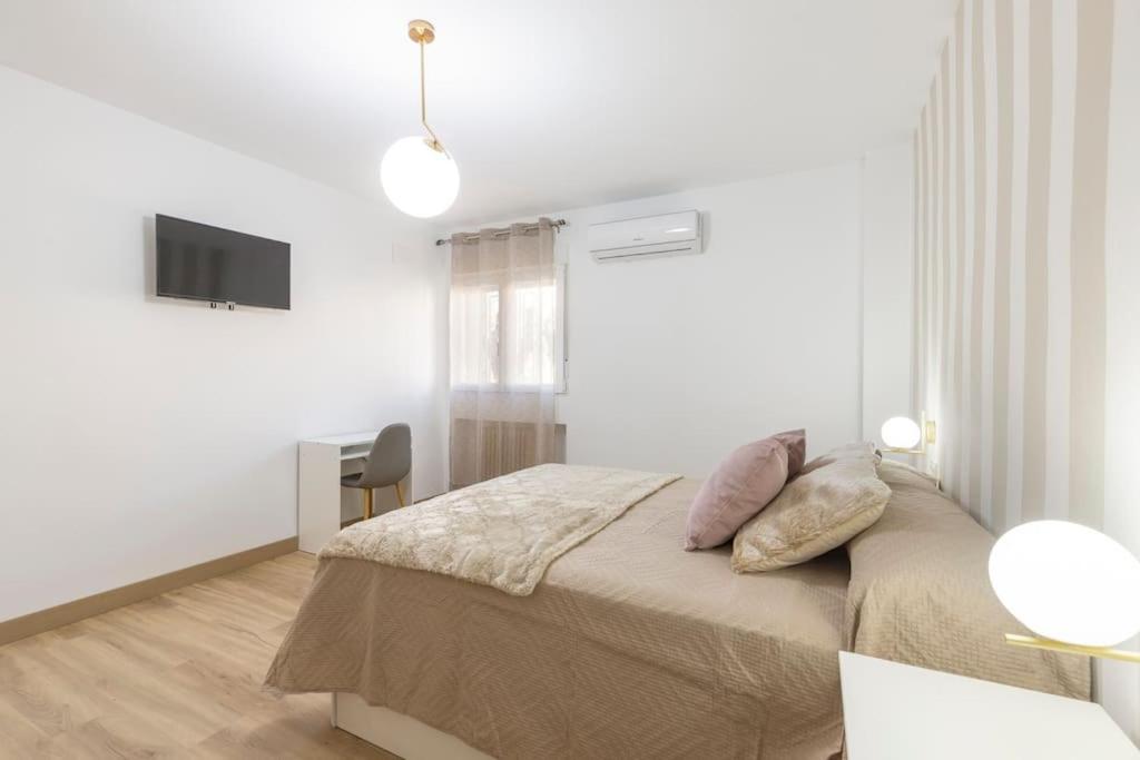 Neptuno Deluxe Apartment Гранада Екстериор снимка