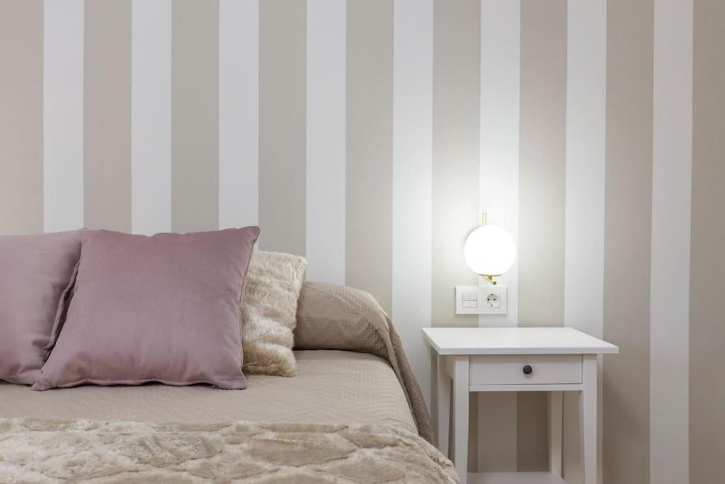 Neptuno Deluxe Apartment Гранада Екстериор снимка